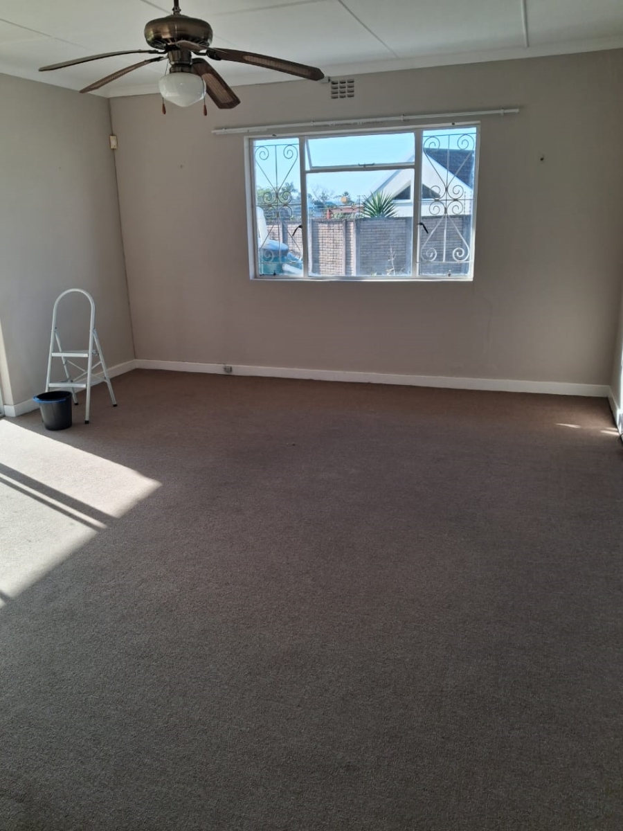 To Let 1 Bedroom Property for Rent in Beacon Bay Eastern Cape